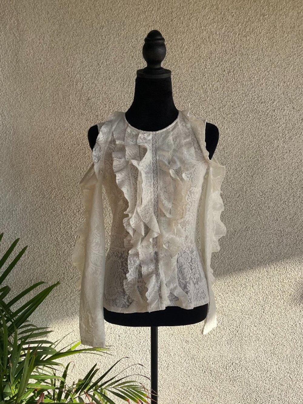 Frilly Cold shoulder shirt